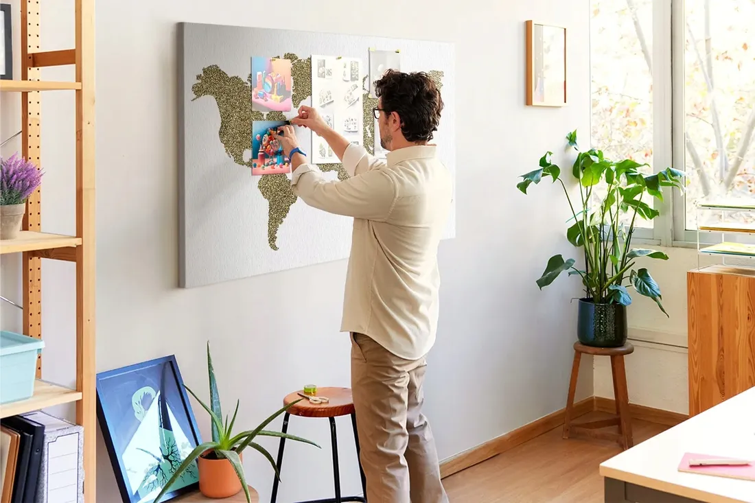 tablica-korek-canvas-pinezki-mapa-swiata