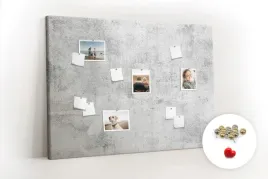 tablica-korkowa-biurkowa-xxl-pinezki-betonowy-mur