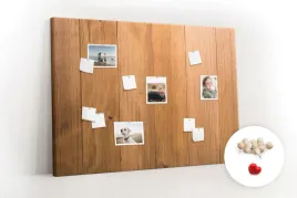 tablica-korkowa-obraz-pinezki-drewniane-deski