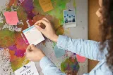tablica-korek-do-kuchni-akwarela-mapa-swiata-dlugosc-140-cm