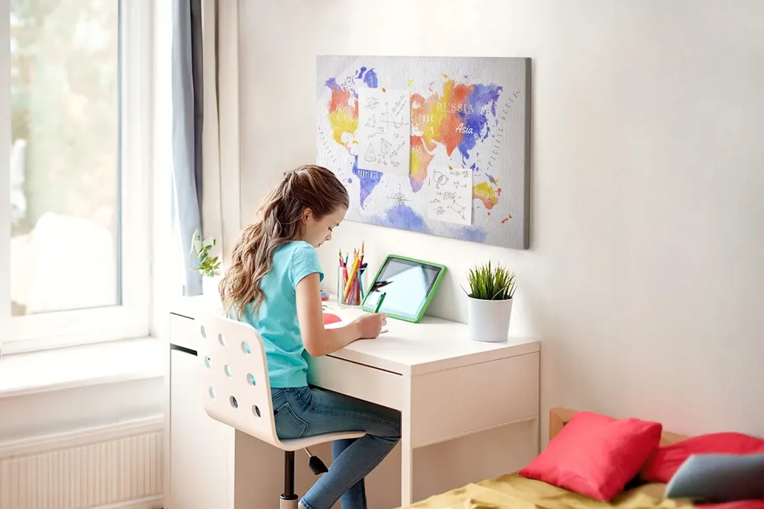 tablica-canvas-na-notatki-akwarela-mapa-swiata