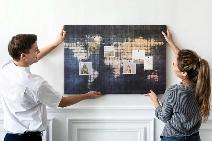 tablica-korkowa-canvas-pinezki-abstrakcja-mapa-waga-z-opakowaniem-2-5-kg