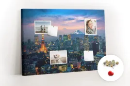 duza-tablica-na-notatki-dla-dzieci-miasto-noca