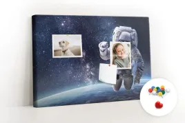 dekoracyjna-tablica-na-notatki-60x40-astronauta