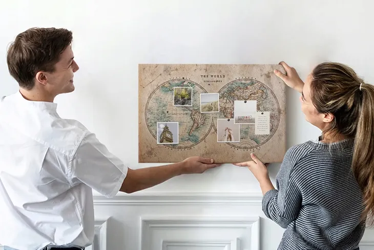 tablica-do-notatek-plotno-korek-swiat-globus-mapa-waga-z-opakowaniem-1-3-kg