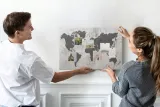 tablica-scienna-korkowa-mapa-swiata-beton-waga-z-opakowaniem-1-3-kg