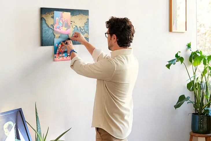 tablica-canvas-na-notatki-mapa-swiata-3d-dlugosc-60-cm