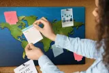 tablica-do-notatek-plotno-korek-mapa-swiata-dlugosc-60-cm