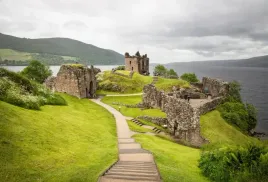 fototapeta-flizelinowa-zamek-loch-ness-104x70