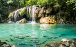 tapeta-flizelinowa-wodospad-erawan-416x254