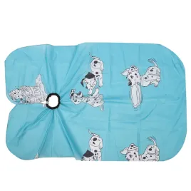 peleryna-fryzjerska-dziecieca-z-regulacja-wzor-bajkowy-niebieska