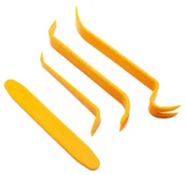 narzedzia-sciagacze-do-demontazu-tapicerki-lyzki-klucze