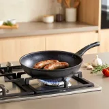 patelnia-granitowa-basic-line-28-cm-stan-nowy