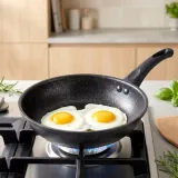 patelnia-granitowa-basic-line-20-cm-stan-nowy