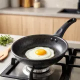 patelnia-granitowa-basic-line-16-cm-stan-nowy