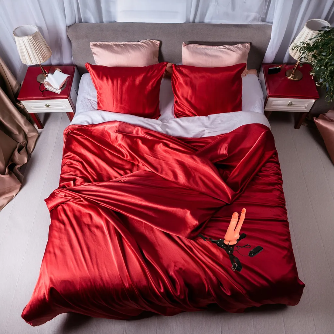 podwojny-strap-on-z-wibracja-na-pilota-pas-regulowany-dildo-realistyczne