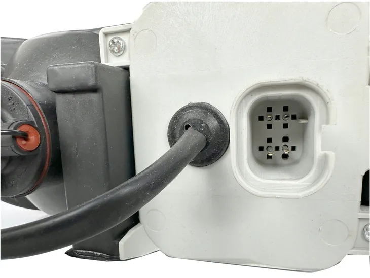 halogen-z-kierunkiem-lewy-man-tga-tgl-tgm-tgs-strona-zabudowy-lewa