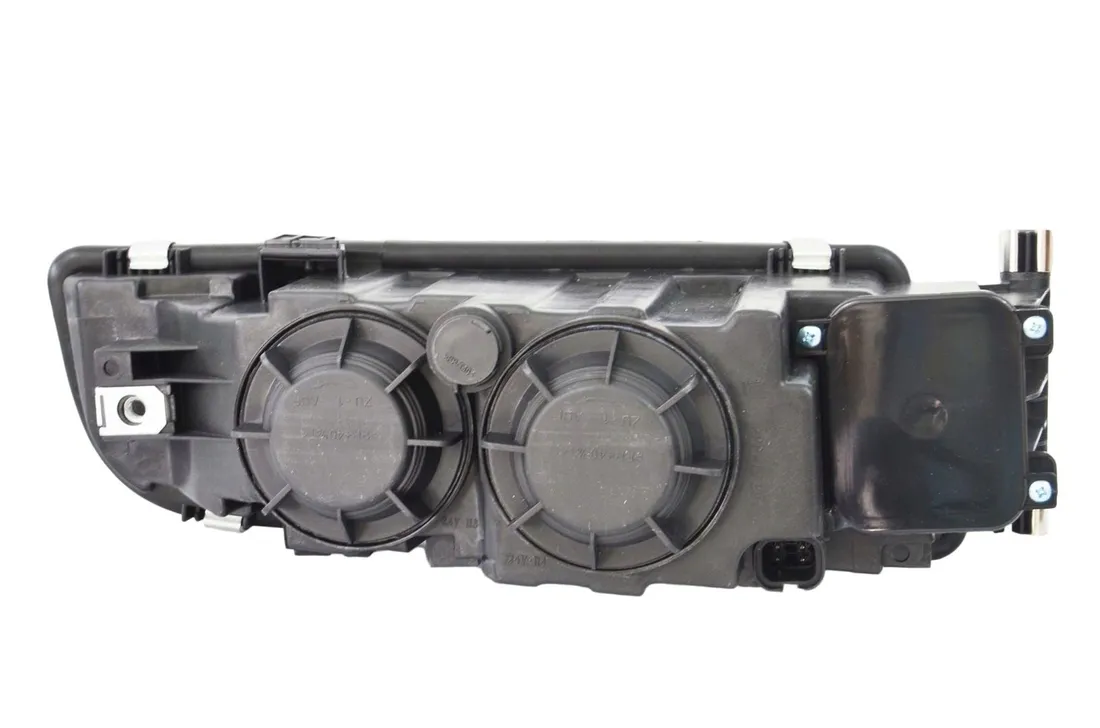 halogen-przeciwmgielny-lampa-man-tgx-lewy