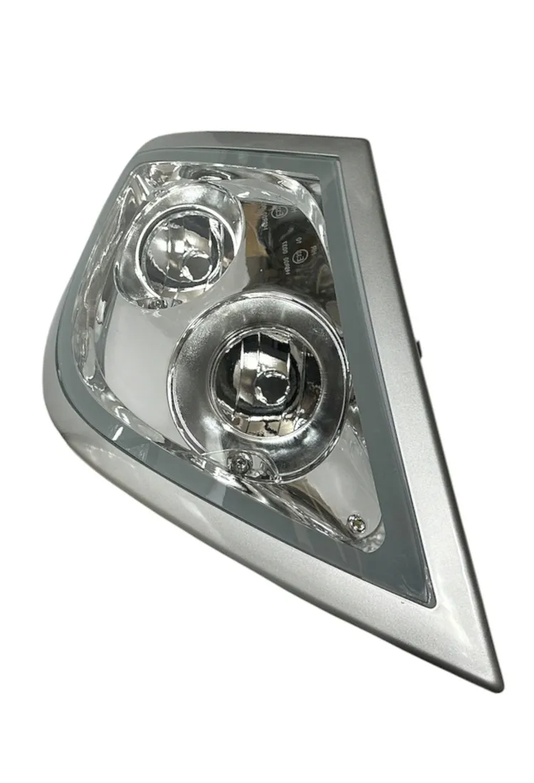 halogen-na-dach-prawy-daf-xf105-xf106-1784823