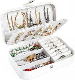 organizer-na-bizuterie-podrozny-pudelko-na-bizuterie-sztuczna-skora