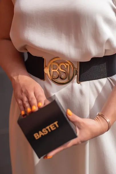 bastet-pasek-czarny-wzor-dominujacy-inny-wzor-brak