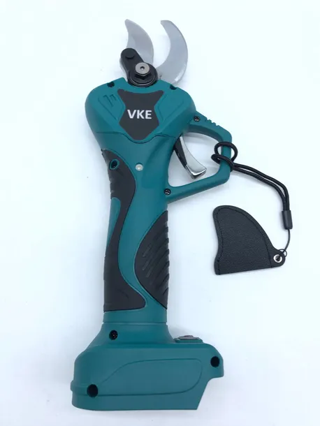 akumulatorowe-nozyce-do-galezi-kod-producenta-5903853605024