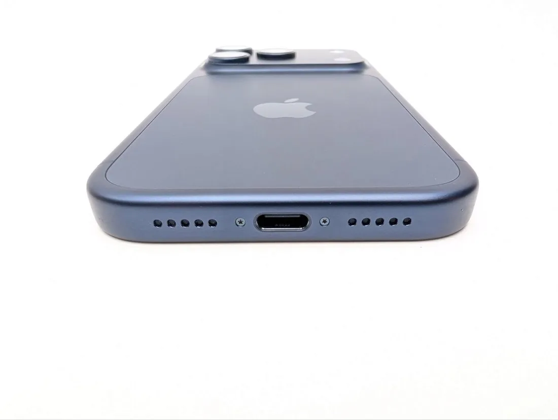 apple-iphone-17-pro-256-gb-glebinowy-blekit-or-esim-or-bateria-100percent-model-telefonu-iphone-17-pro