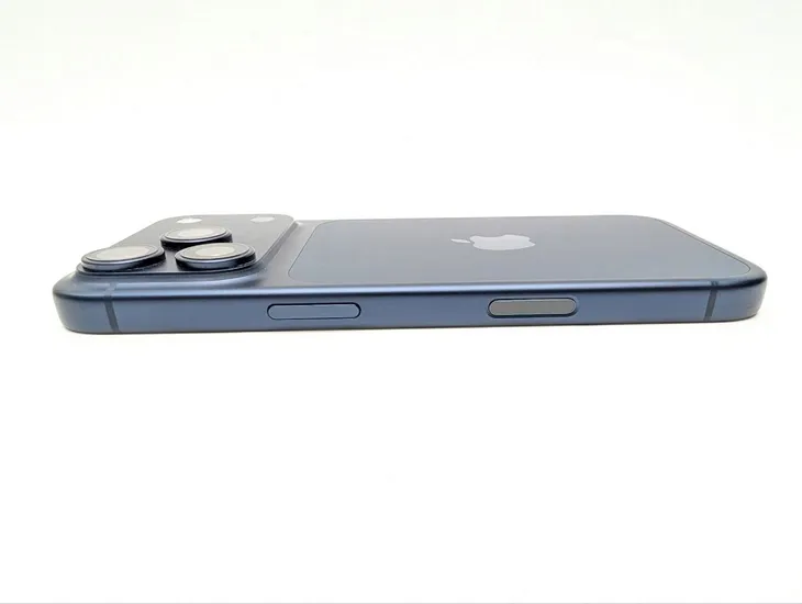 apple-iphone-17-pro-256-gb-glebinowy-blekit-or-esim-or-bateria-100percent-funkcje-aparatu-autofocus-cyfrowa-stabilizacja-obrazu-hdr-lampa-blyskowa-nagrywanie-wideo-optyczna-stabilizacja-obrazu-panorama-samowyzwalacz-wykrywanie-twarzy-zdjecia-seryjne-zoom