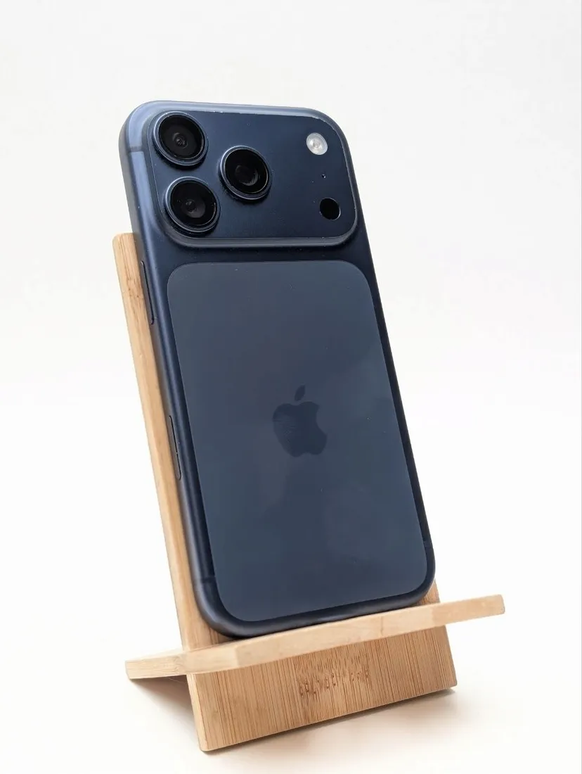 apple-iphone-17-pro-256-gb-glebinowy-blekit-or-esim-or-bateria-100percent-model-telefonu-iphone-17-pro