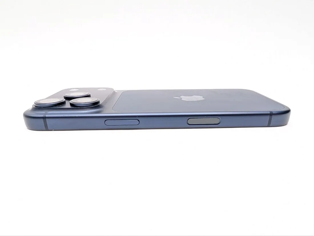 apple-iphone-17-pro-256-gb-glebinowy-blekit-or-esim-or-bateria-100percent-model-telefonu-iphone-17-pro