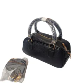 elegancka-damska-torebka-czarna-eko-skora-klasyka