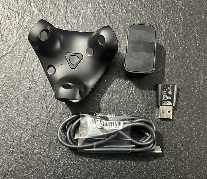 htc-czujnik-vive-tracker-3-0-tracker-akcesoria-vr-czarny-stan-powystawowy-stan-opakowania-otwarte