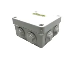 puszka-elektryczna-natynkowe-famatel-110-x-100-x-60-mm