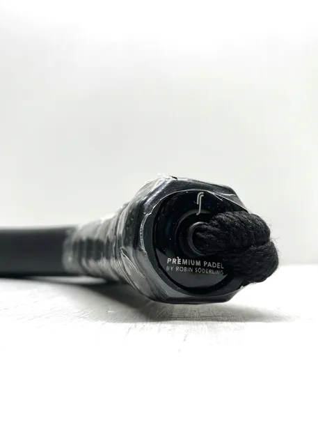 premium-padel-by-robin-soderling-czarna-marka-babolat-waga-345-g