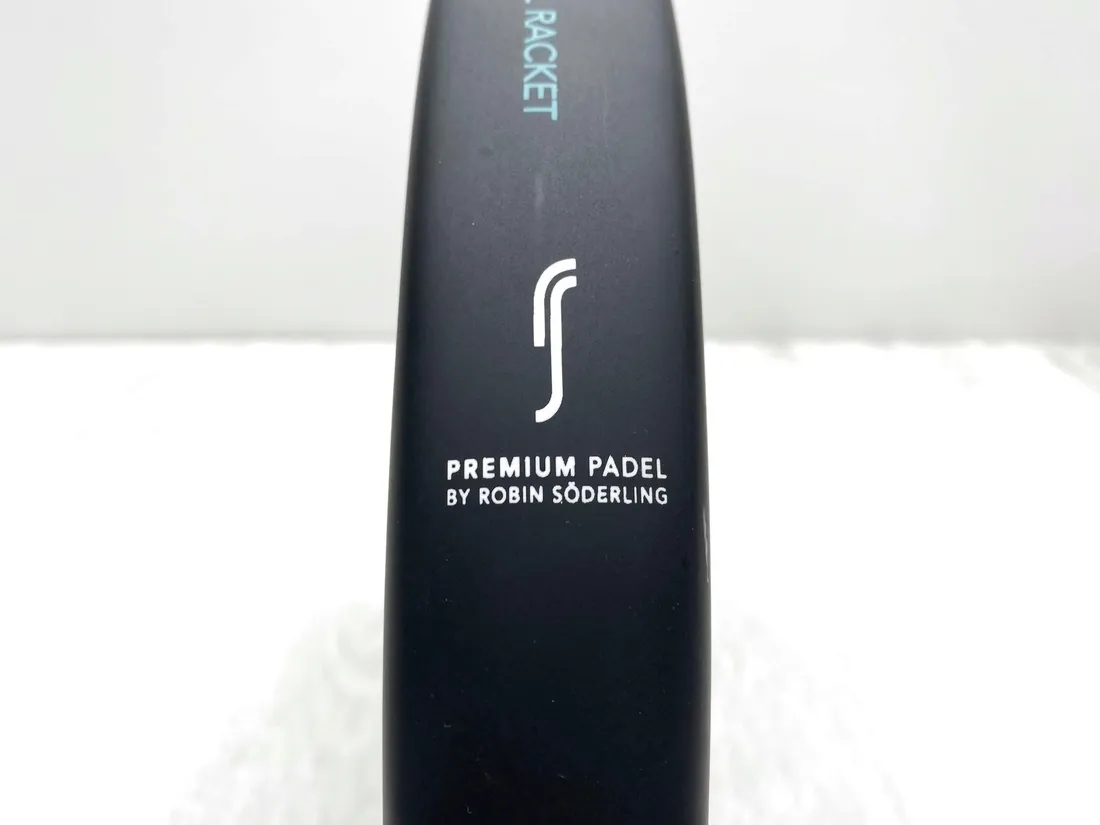 premium-padel-by-robin-soderling-czarna