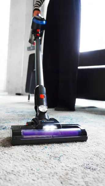 odkurzacz-pionowy-vc6010-led-aku-ladowarka-w-zestawie-turboszczotka-zasilanie-akumulatorowe