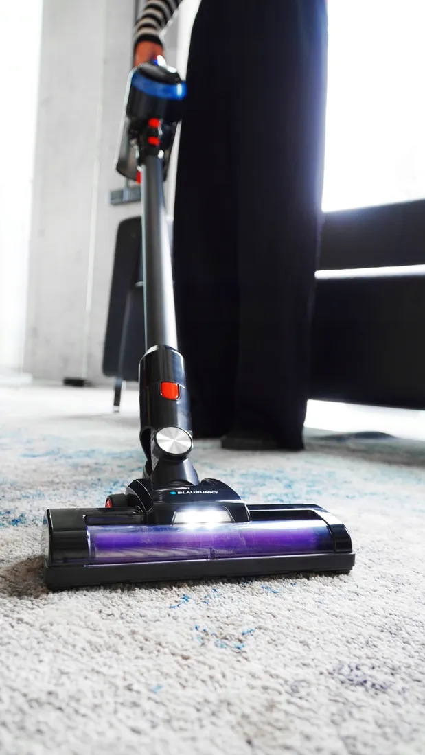 odkurzacz-pionowy-vc6010-led-aku-ladowarka-w-zestawie-turboszczotka-stan-nowy