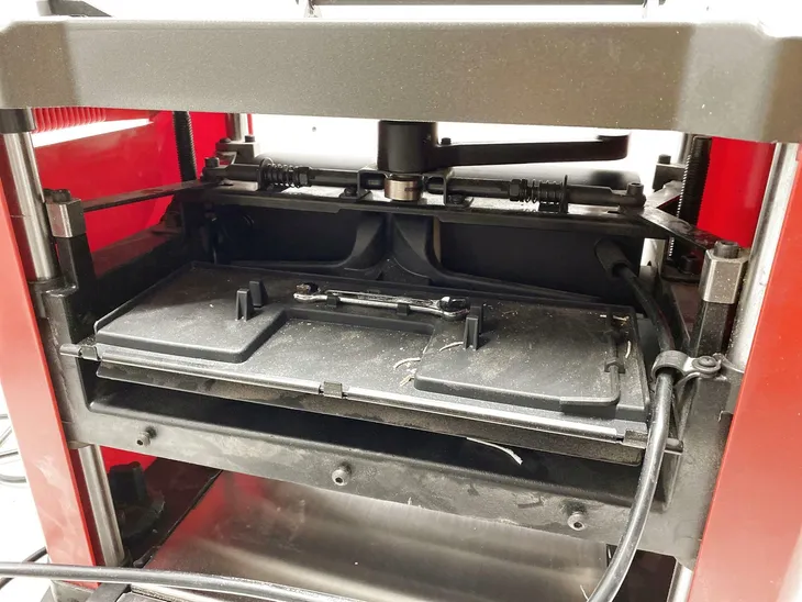 strug-stacjonarny-einhell-te-sp-330-1800-w-szerokosc-strugania-330-mm