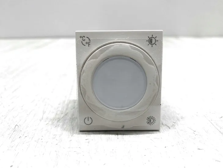 inteligentny-termostat-tarczowy-vimar-30810-b-iot-2m-pid-bialy-rodzaj-glowica