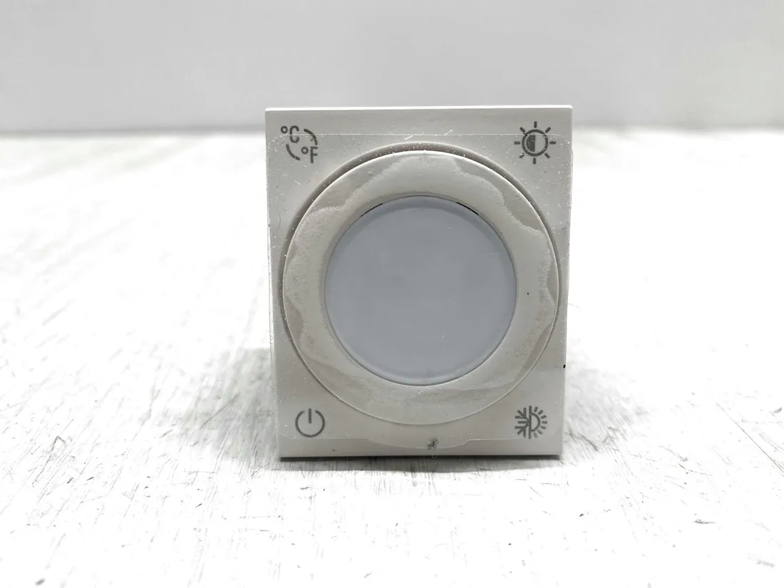 inteligentny-termostat-tarczowy-vimar-30810-b-iot-2m-pid-bialy-stan-powystawowy