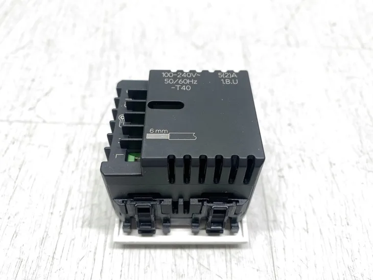 inteligentny-termostat-tarczowy-vimar-30810-b-iot-2m-pid-bialy-marka-vimar
