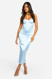 wc22115-boohoo-satynowa-sukienka-maxi-odkryte-ramiona-biustonosz-16-m