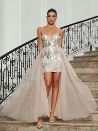 lc16110-shein-elegancka-sukienka-mini-zdobiona-cekinami-peleryna-15-s