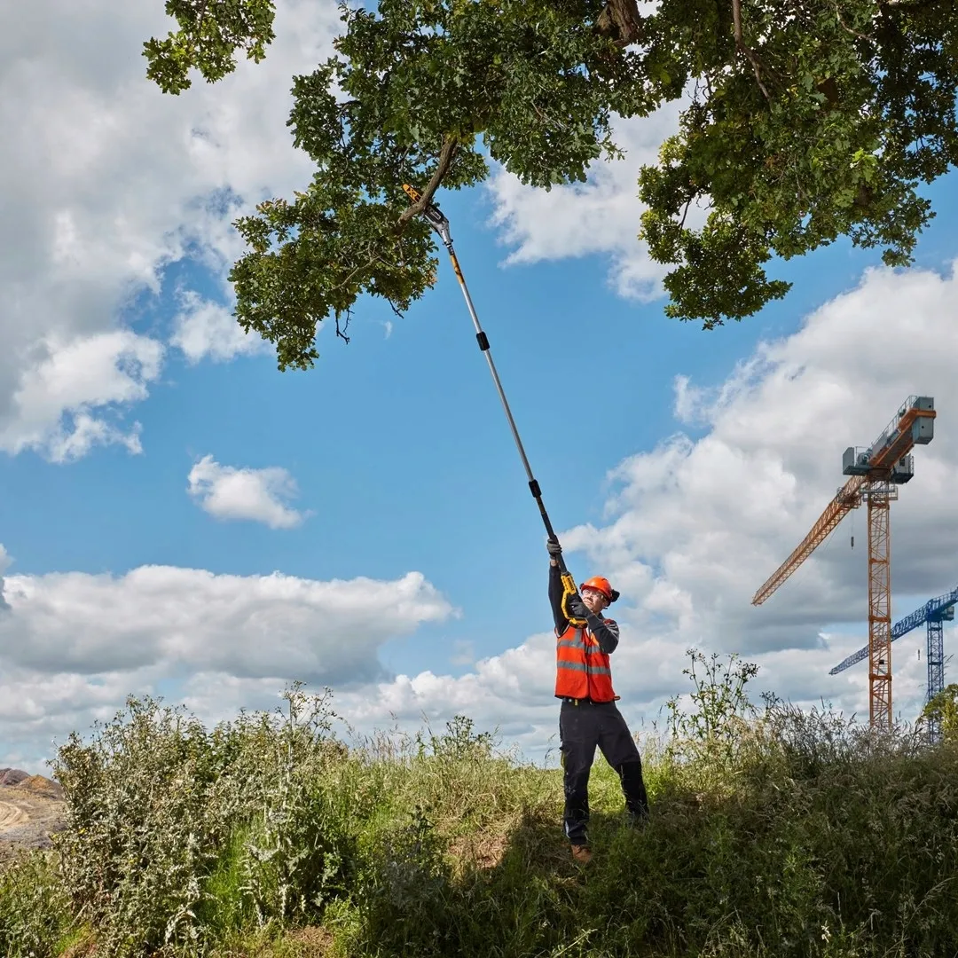 pilarka-lancuchowa-na-wysiegniku-18v-dcmps567n-xj-dewalt