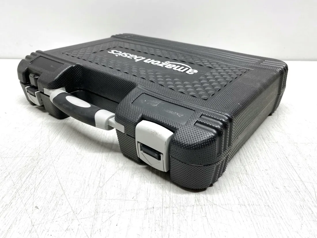 zestaw-narzedzi-do-domu-amazon-basics-65-elementow-czarny