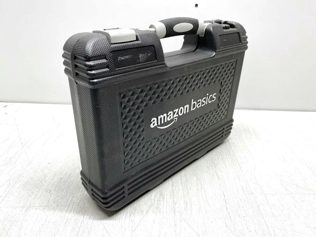zestaw-narzedzi-do-domu-amazon-basics-65-elementow-czarny