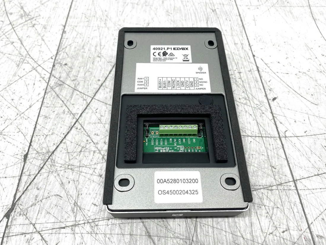 wideodomofon-z-monitorem-7-wifi-vimar-k40955-stan-powystawowy