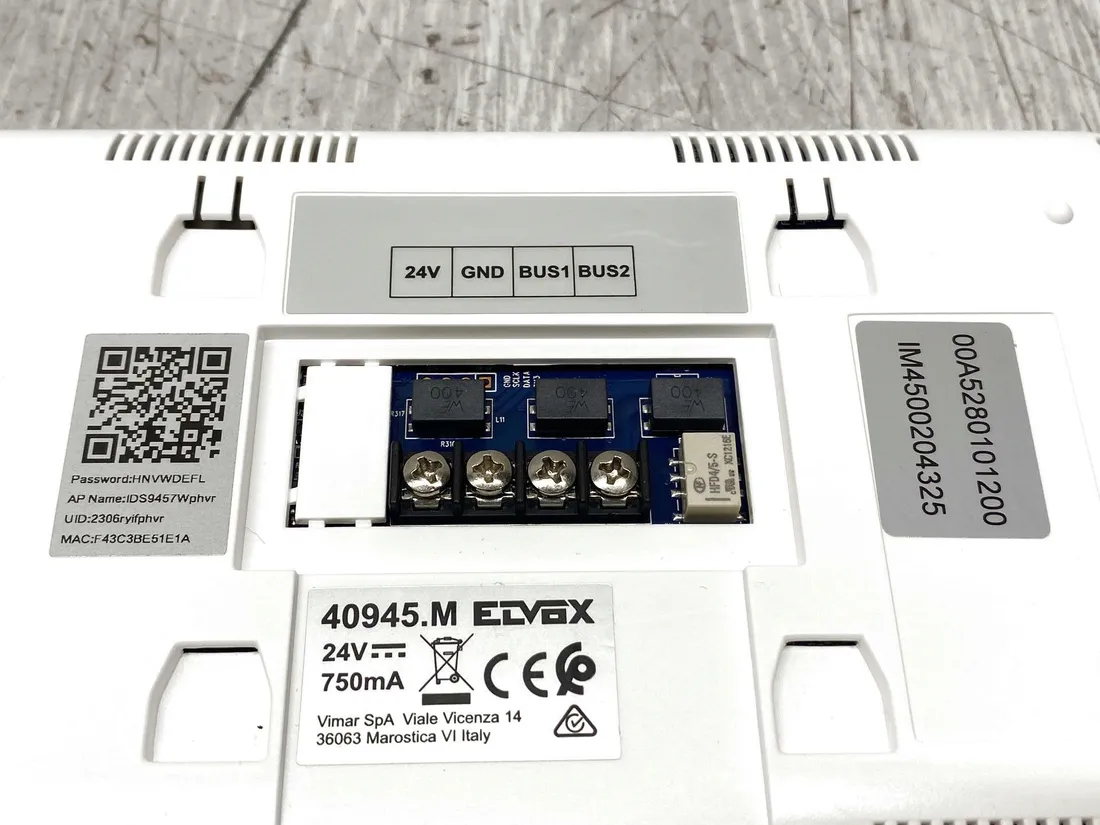 wideodomofon-z-monitorem-7-wifi-vimar-k40955-stan-powystawowy