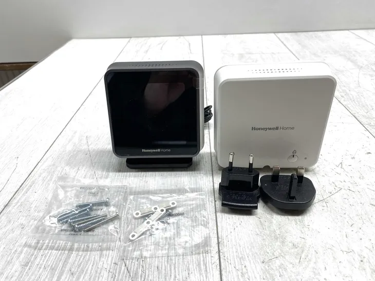 inteligentny-termostat-honeywell-t6r-seria-home