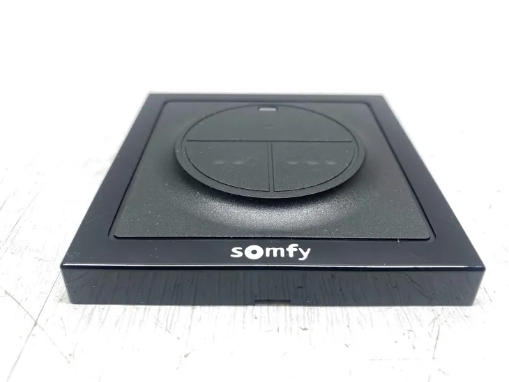 pilot-scienny-nadajnik-somfy-wall-switch-3-1871131-czarny-rodzaj-sterownik